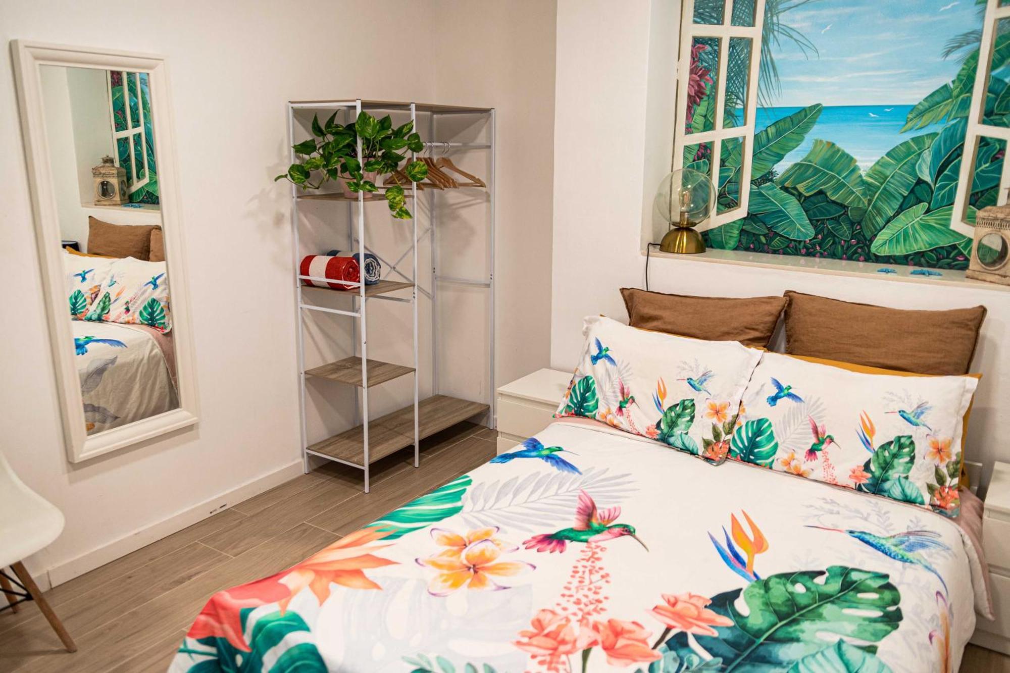 Artistic Flat Next To Ruzafa Welcome To The Jungle Valencia Exterior foto