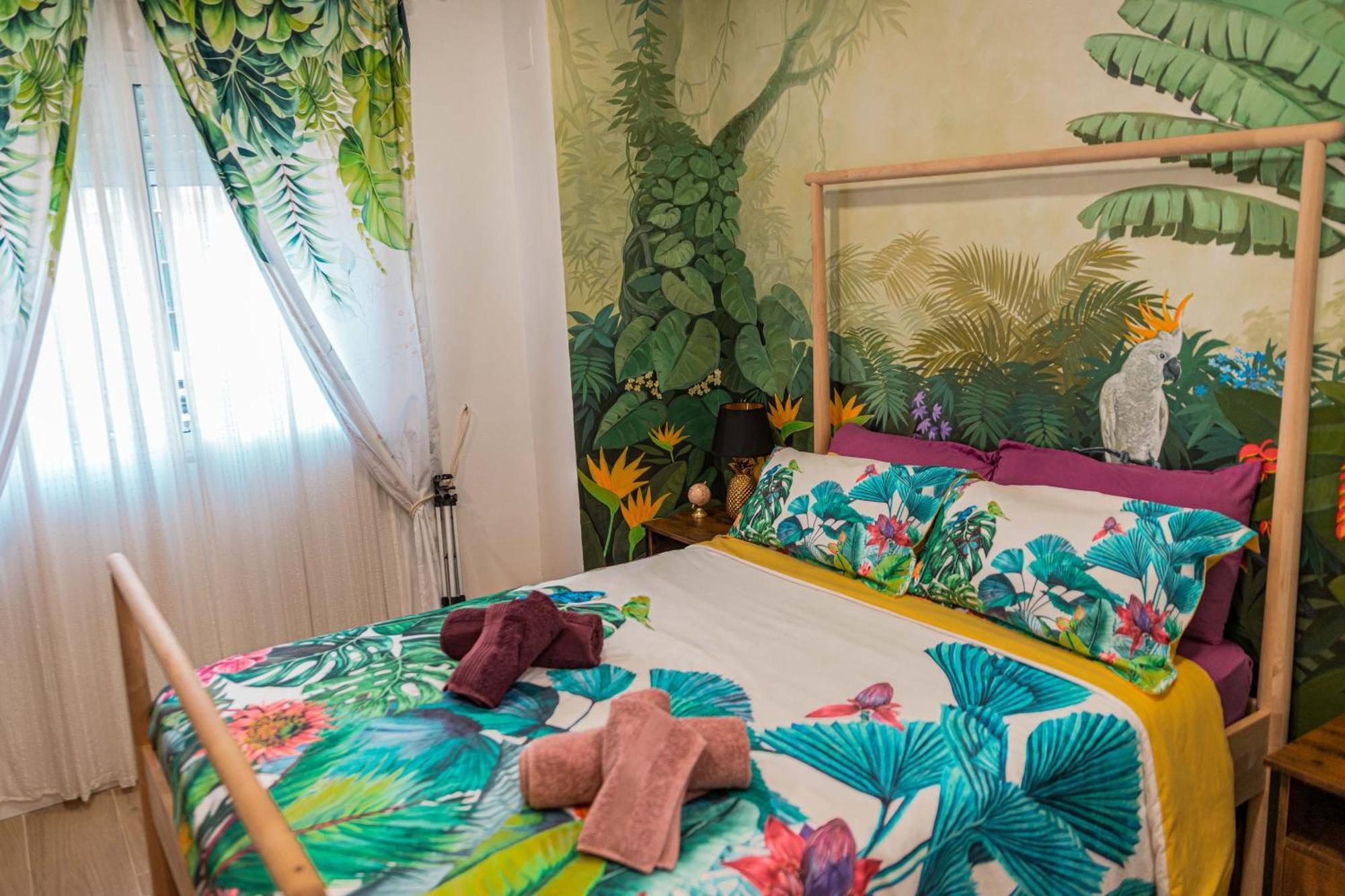 Artistic Flat Next To Ruzafa Welcome To The Jungle Valencia Exterior foto